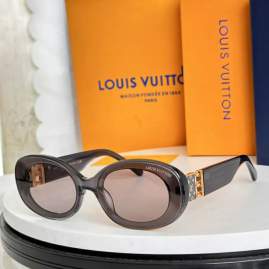 Picture of Louis Vuitton Sunglasses _SKUfw76365272fw